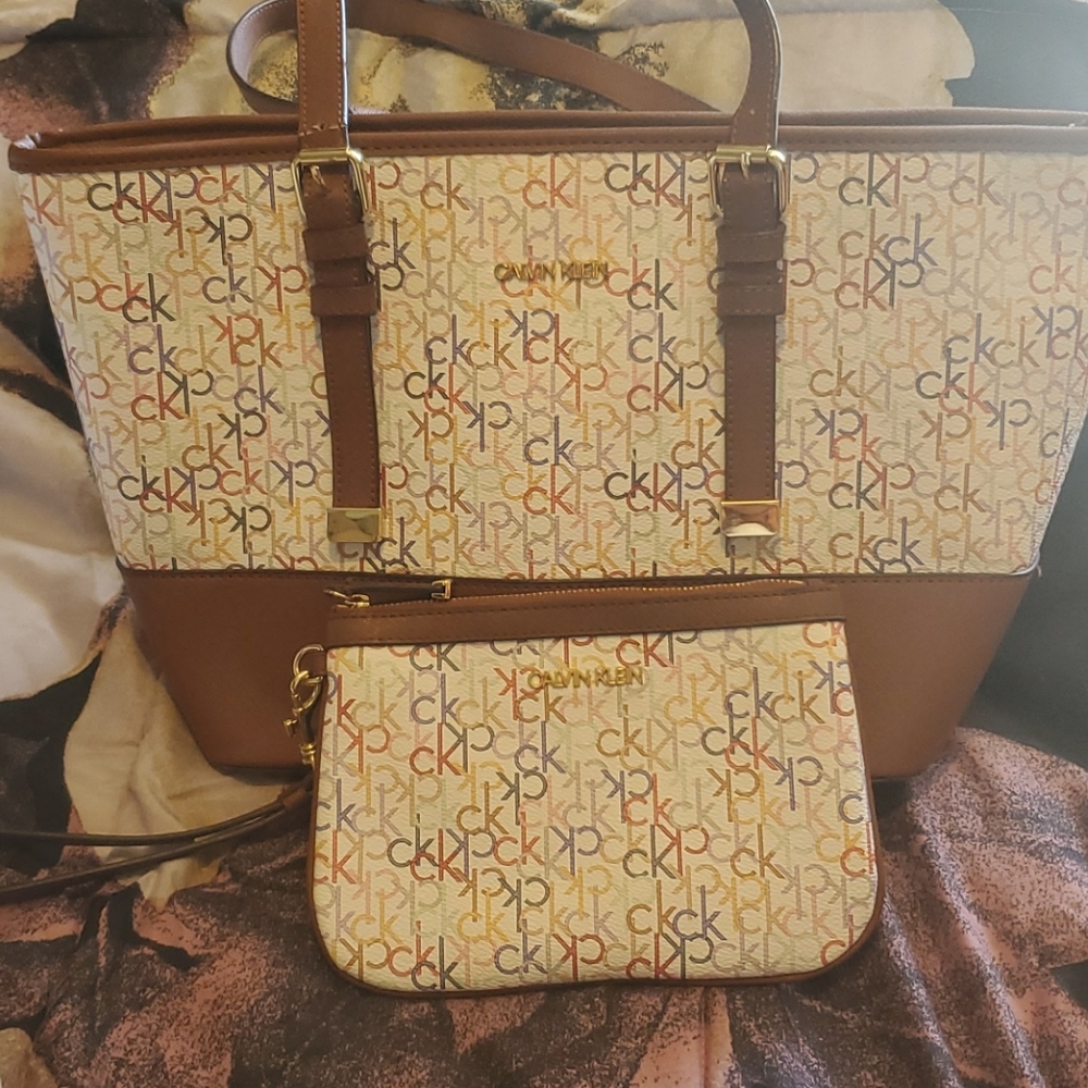 Calvin Klein purse and matching wrislet